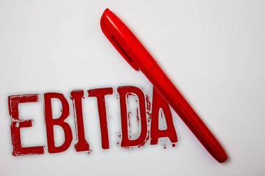 FAVÖK gösterilen metin işareti. Kavramsal fotoğraf faiz vergi amortisman amortisman kısaltma fikirler'önce kazanç iletileri splatters marker işaretleri dağınık grunge beyaz arka plan