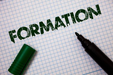 Word metin yazma oluşumu. Gövdesi için iş kavramı belirli asker parçaları bırakma şekil verme işlem fikirler mesajlar kare grunge defter sayfa kağıt açık işaret ilham kayalar