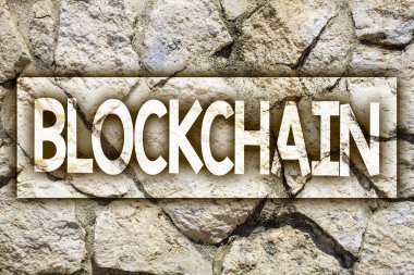 Blockchain gösterilen Not yazma. Kayıt günlük mali deyim dijital veri teknoloji kayıt fikirler mesaj taş taş rock vitrine iş fotoğraf arka vahşi doğal taş kayalar