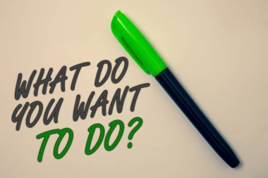 Ne yapmak sen istemek için sorum yazma el yazısı metin. Sakin tatil seyahat arzusu fikirler meditasyon mesaj bej arka yeşil kalem kalem marker işaretleri niyeti anlam kavramı