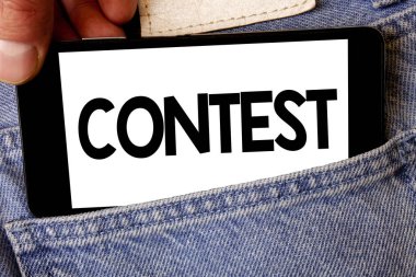 El yazısı metin Yarışması. Cep telefonu beyaz ekran mesaj uygulama teknoloji holding oyun Turnuvası rekabet olay deneme fetih savaş mücadele adam tutun anlam kavramı