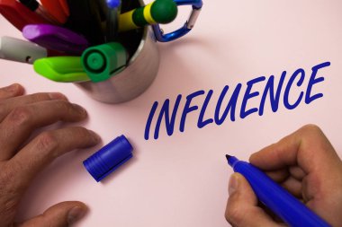 El yazısı metin etkisi yazma. Kapasitesi etkisi anlamına gelen kavram geliştirme davranış marker defter fikirler beyaz holding adam çalışma ilham diğerleri karakter