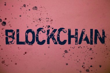 El yazısı metin Blockchain. Pembe arka plan dağınık boya splatters kayıt günlük mali deyim dijital veri teknoloji kayıt fikirler mesajlar duygularını iletişim anlam kavramı