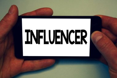 Kavramsal el etki unsuru gösterilen yazma. Telefon iletisi uygulama niyeti etkiler ve etkileyen kararlar başkalarının adam görüşlerini hücre tutun kişi vitrine iş fotoğraf