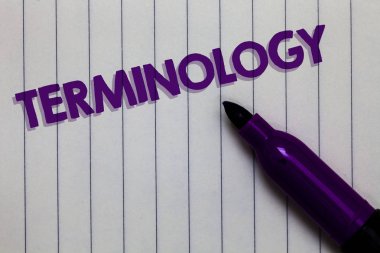 Terminoloji gösterilen metin işareti. Kavramsal fotoğraf koleksiyonu farklı meslek eğitim sektörü Not defteri marker kalem fikirleri düşünceleri beyaz kağıt önemli siyah gölge tarafından kullanılan terimler