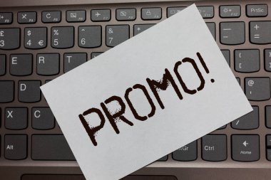 Promo motivasyonel ara gösterilen metin işareti. Kavramsal fotoğraf reklam indirim özel bir teklif Satılık siyah Dizüstü Klavye sanat kağıt güzel bilgisayar dizüstü netbook notebook