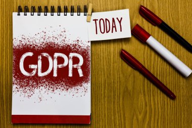Gdpr. kavramsal fotoğraf genel veri koruma yönetmeliği gizlilik AB yasaları uyumluluk uyarı mektubu randevu günlük Not kağıt iş kitap iş listesi marker kalem klip gösterilen metin işareti