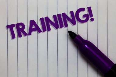 Eğitim motivasyon ara gösterilen metin işareti. İnsanlar Not defteri marker kalem fikirleri düşünceleri beyaz kağıt önemli siyah gölge beceri kümesi geliştirmek için kavramsal fotoğraf organize etkinliği