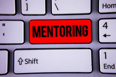 Kavramsal el mentorluk gösterilen yazma. İş fotoğraf tavsiyelerde veya destek için bir genç daha az deneyimli kişi office yazım çalış'ı tıklatın klavye düğme bilgisayar programı atamak için metni