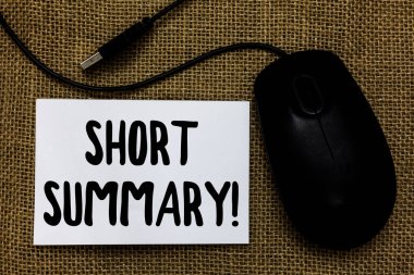 Yazılı metin kısa çağrı Özeti motivasyonel kelime. İş kavramı ana noktaları kısa açıklama için Usb kablo fare sanat kağıt mat düşünceler fikirler küçük adım sanat kağıt gölge temizleyin