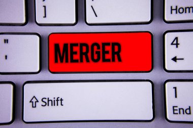 Kavramsal el birleşme gösterilen yazma. İş fotoğraf metin kombinasyonu iki şey veya şirketler Fusion koalisyon birleşme office yazım çalış'ı tıklatın klavye ata düğmesini bilgisayar programı