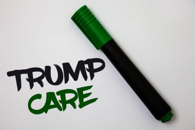 Kavramsal el Trump bakım gösterilen yazma. Amerika Birleşik Devletleri beyaz arka plan marker kalem güzel düşünceler mesaj fikir anıları için uygun bakım Yasası yerine iş fotoğraf metin başvurduğu