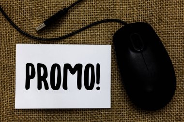 Word metin Promo motivasyonel ara yazma. İş kavramı için parça-in reklam indirim özel teklif satış Usb kablo fare sanat kağıt mat düşünceler fikirler küçük adım sanat kağıt gölge