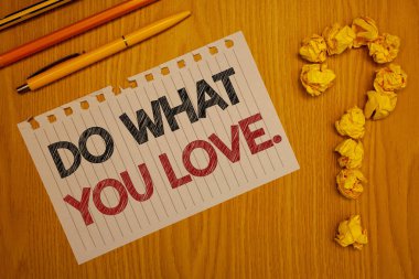 Kavramsal el yapmak What You Love gösterilen yazma... İş fotoğraf metin olumlu arzu mutluluk faiz zevk mutlu seçim Not Resepsiyon kalem kalem soru işareti Crumbled kağıt yazılan sözcükler