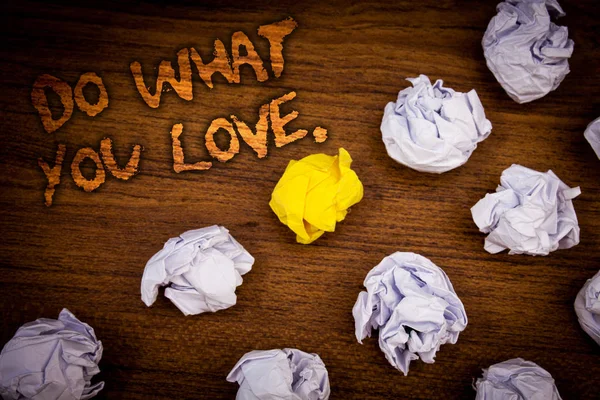 개념적 당신이 사랑을 보여주는 비즈니스 보여주는 긍정적인 선택의 그렇게 노란색 — 스톡 사진
