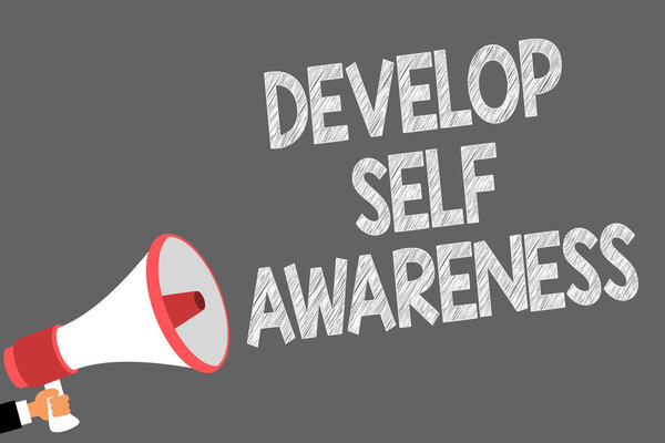 Текстовый знак, показывающий развитие самопознания. Концептуальная фотография повышает сознательное знание собственного характера Символы громкоговорителя тревожные звуковые индикаторы идея объявления
