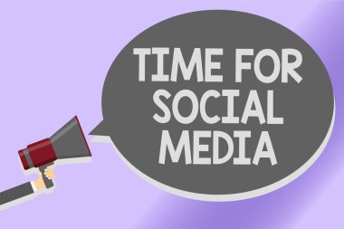 Zaman için sosyal medya gösterilen Not yazma. İş konular haber tartışırken vitrine yeni arkadaşlar toplantı fotoğraf ve film ses hoparlör duyuru beyan satırları komut dosyası metin iletileri fikirler