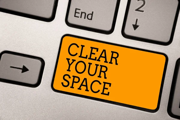 Tekst Pisma Ręcznego Pisania Clear Your Space Koncepcję Oznacza Czyste — Zdjęcie stockowe