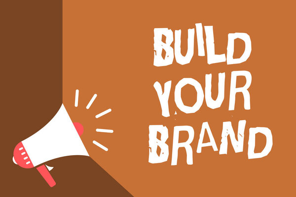 Написание заметки, показывающей создать свой бренд. Сделать коммерческую идентичность Маркетинговая реклама Новости Актуальная тема Соцсети Сообщения спикера передать идею
