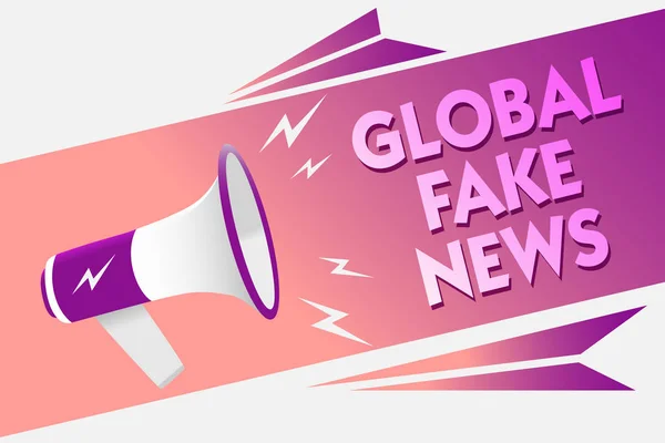 Escribiendo Nota Mostrando Global Fake News Exposición Fotos Negocios Información — Foto de Stock