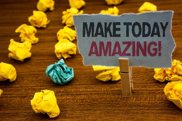 Escribiendo Nota Mostrando Make Today Amazing Motivational Call Foto Negocios — Foto de Stock