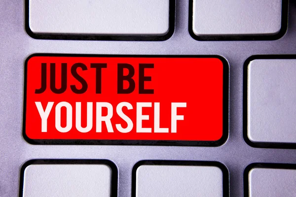 Word Schrijven Tekst Just Yourself Businessconcept Voor Self Houding Vertrouwen — Stockfoto