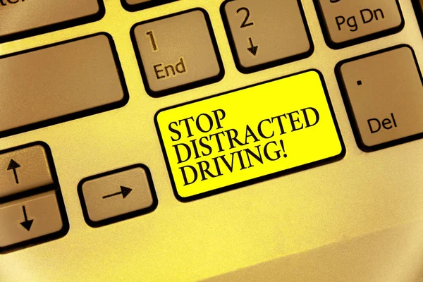 Conceptuele Hand Schrijven Weergegeven Stop Distracted Driving Zakelijke Foto Presentatie — Stockfoto