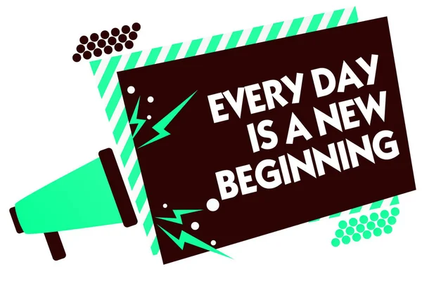 Word Pisanie Tekstu Każdy Dzień Jest New Beginning Koncepcja Biznesowa — Zdjęcie stockowe