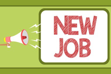 El yazısı metin yeni iş. İmzalama anlam kavramı sözleşme bulma iş fırsat arayışı daha iyi maaş adam megafon hoparlör konuşma balonu mesajı yüksek sesle konuşan holding