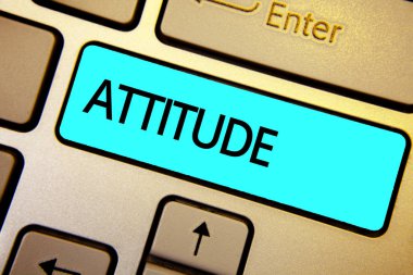 Kavramsal el tutum gösterilen yazma. İş fotoğraf vitrine yerleşmiş düşünce ya da duygu hakkında bir şey kişilik klavye mavi anahtar niyeti bilgi işlem yansıma belge yolu