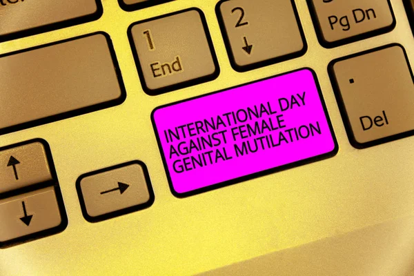 Текст Почерка International Day Female Genital Mutilation Концепция Означающая День — стоковое фото