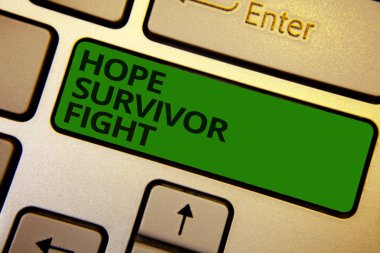 Word metin umut Survivor mücadele yazma. İş kavramı, hastalık karşı durmak için savaşçı sopa rüyalar bilgisayar yazılım programı klavye düğme sembolünün tipik ofis iş öğrenmek için olmak