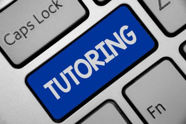 Ders yazma el yazısı metin. Bilgi birisi klavye mavi anahtar niyeti yönetmek için çalışan bir kişi bir hareket anlam kavramı bilgisayar bilgi işlem yansıma belge oluşturma