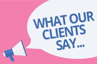 Metin yazma ne bizim istemcileri Say kelime... Anket veya yazılı kağıt megafon hoparlör konuşma balonu önemli mesajı yüksek sesle konuşan kullanarak müşteri geribildirim için iş kavramı