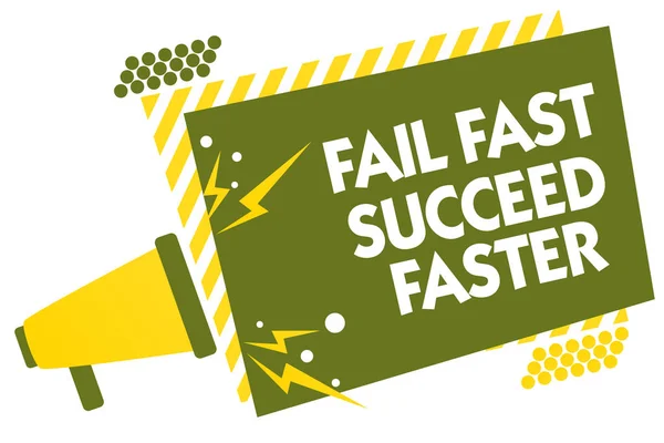 Nota Scrittura Che Mostra Fail Fast Succeed Più Veloce Business — Foto Stock