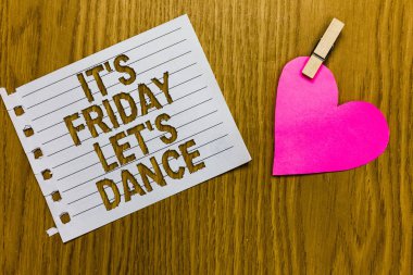 Kavramsal el s gösterilen yazma Cuma izin s dans olmasıdır. Hafta sonu gitmek parti Disco müzik sarı odunsu güverte kelime beyaz sayfa ataş kavrama kalp başlayan kutlayın vitrine iş fotoğraf