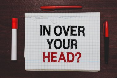 El yazısı metin In Your Head üzerinden soru yazma. Zor durum sorunun dahil anlam kavramı siyah, kırmızı kelimeleri not etmek üstünde kahverengi sahne Beyaz fosforlu kalem kırmızı kalem yazılmış