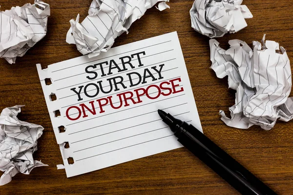 Signo Texto Que Muestra Start Your Day Purpose Foto Conceptual —  Fotos de Stock