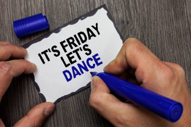 El yazısı metin bu s s Cuma izin olduğu dans. Hafta sonu başlayan kutlayın anlam kavramı git parti Disco müzik gri ahşap güverte el tutmak yazılı siyah kalemi siyah yapışkan not astarlı