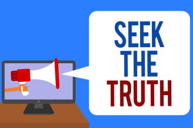 The Truth aramak gösterilen metin işareti. Gerçekleri araştırmak çalışma keşfetmek için konuşma balonu konuşurken megafon hoparlör bilgisayar ekranı tutan adam kavramsal fotoğraf arıyor