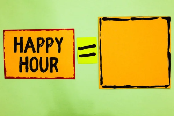 Happy Hour Gösterilen Yazma Biliyorsun Faaliyetleri Bir Süre Dinlenmek Için — Stok fotoğraf