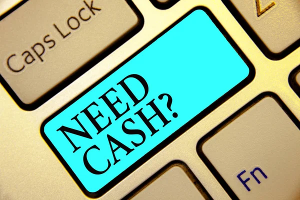 Nakit gerekir soru gösterilen Not yazma. Birisi ekstra para lazım veya yansıma belge mavi anahtar niyeti bilgisayar klavye yok soran vitrine iş fotoğraf