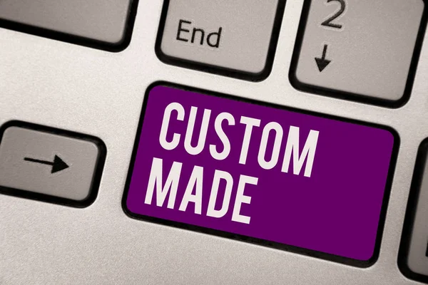 Escrita Mão Conceitual Mostrando Custom Made Foto Negócios Mostrando Algo — Fotografia de Stock