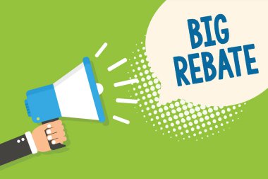 Büyük indirim gösterilen metin işareti. Ne zaman özel bir promo adam yapan bu alabilirsiniz kavramsal fotoğraf büyük ödülleri megafon hoparlör konuşma balonu yeşil renkli yarı ton holding