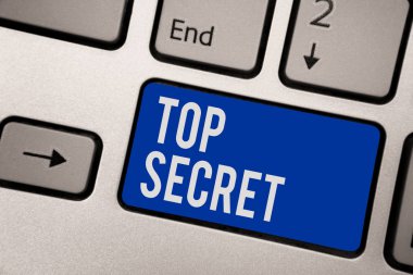Top Secret gösterilen Not yazma. Veri ya da o cant bilgisi söyle klavye önemli birisine vitrine iş fotoğraf mavi anahtar niyeti bilgisayar bilgi işlem yansıma belge