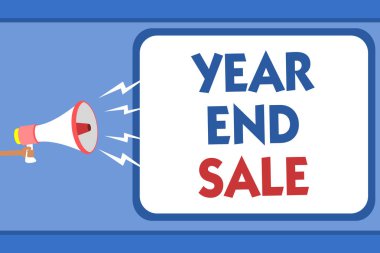 Yıl ve satış gösterilen metin işareti. Kavramsal fotoğraf yıllık indirimler tatil sezonu izni geleneksel adam holding megafon hoparlör konuşma balonu mesajı yüksek sesle konuşan