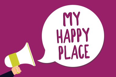 Word metin mutlu yerimi yazma. Mor arka planda çığlık megafon hoparlör konuşma balonu tutan adam için yer nereye sen mutlu rahat rahat iş kavramı ilham