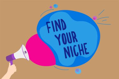 El yazısı metin bul Your Niche yazma. Pazar çalışma arayan belirli potansiyel müşteri pazarlama adam konuşma renkli konuşma balonu çığlık megafon hoparlör tutan anlam kavramı