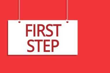 Word yazı metni ilk adım. Yakın işaret turuncu arka plan açık iş kavramı Pertaining için belirli bir prosese veya yönetim kurulu mesaj iletişim asılı başlayan başlangıç için