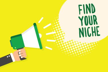 Word metin bul Your Niche yazma. İş kavramı Pazar çalışma arayan belirli potansiyel müşteri pazarlama adam tutmak için megafon hoparlör konuşma balonu sarı arka plan noktalı resim